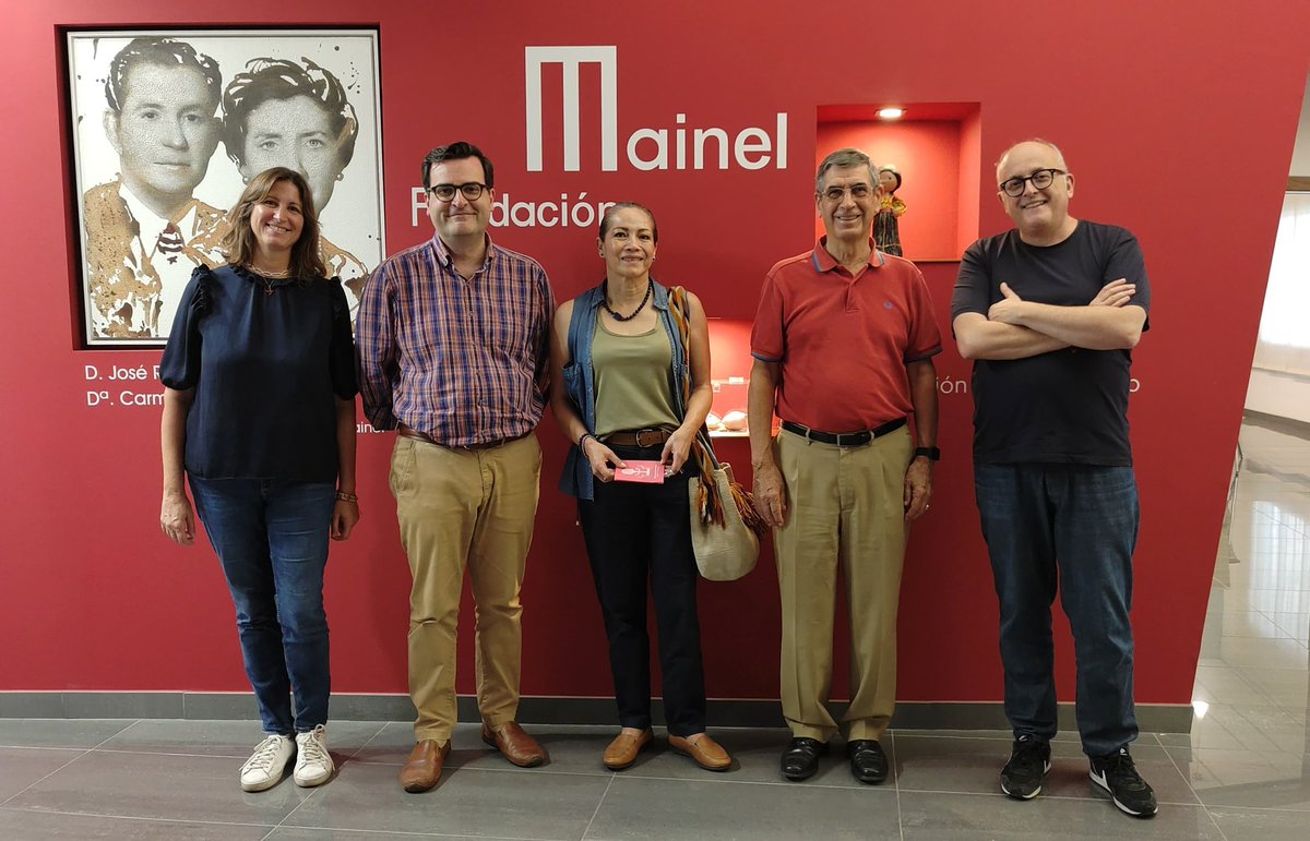 manuelmartineztoran (@mmtoran) on Twitter photo Ayer presentamos a la <a href="/FundacionMainel/">Fundación Mainel</a> una iniciativa de cooperación, en colaboración con la <a href="/UPTCoficial/">UPTC</a>, para ayudar a personas mayores y vulnerables con necesidades cognitivas. La prof. Claudia Rojas se encuentra de estancia con nosotros gracias al programa Ventus de la <a href="/UPV/">Universitat Politècnica de València</a> Ayer presentamos a la <a href="/FundacionMainel/">Fundación Mainel</a> una iniciativa de cooperación, en colaboración con la <a href="/UPTCoficial/">UPTC</a>, para ayudar a personas mayores y vulnerables con necesidades cognitivas. La prof. Claudia Rojas se encuentra de estancia con nosotros gracias al programa Ventus de la <a href="/UPV/">Universitat Politècnica de València</a>