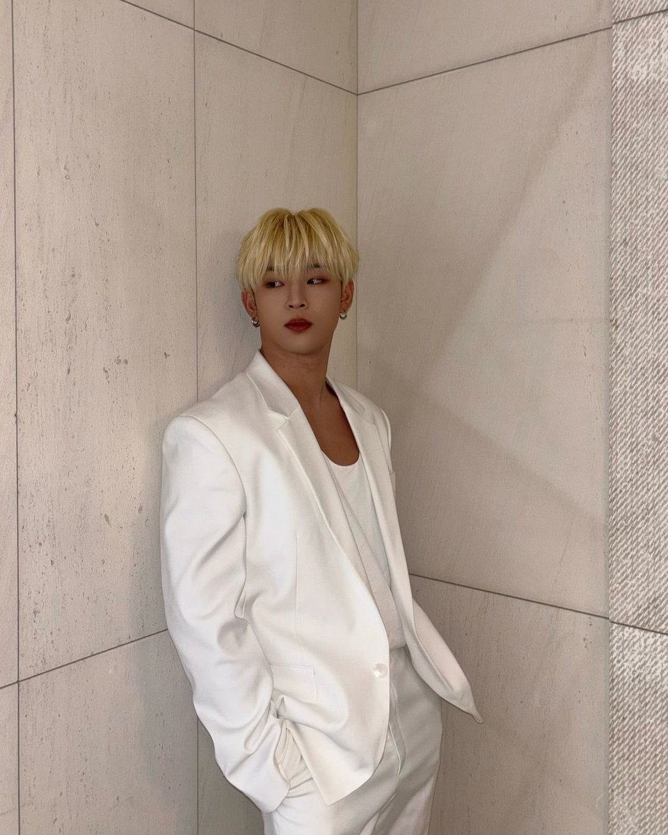ONEUS_Ecuador's tweet photo. 📸|| Actualización de Leedo en su cuenta de Instagram (leedo_kgh) 🐥✨

🐥: todo blanco… 이도?

#ONEUS #원어스 #이도 #LEEDO https://t.co/nA7EPvErbe