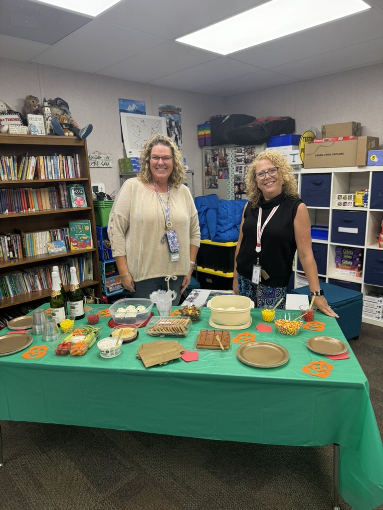 kfyoder1's tweet image. Collaboration Hour was a huge success!  Teachers getting their gifted endorsement and Target Teachers spend the afternoon brainstorming and getting to know each other ❤️ @NESTarget  @CobbAlp #lovetothinkhere #wearebettertogether