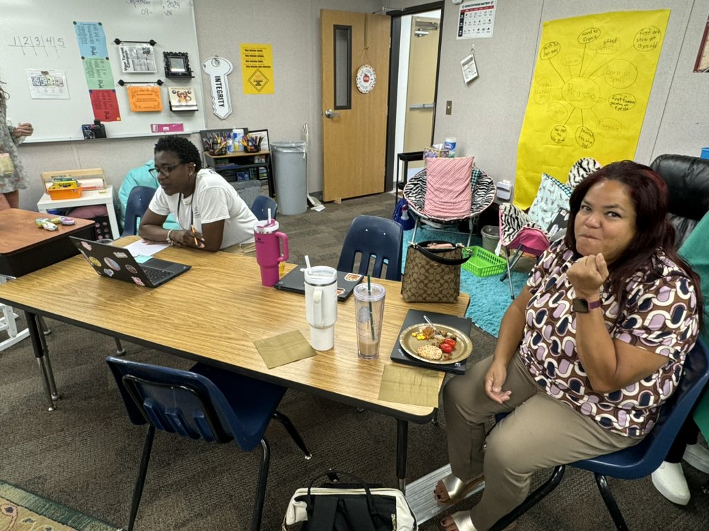 kfyoder1's tweet image. Collaboration Hour was a huge success!  Teachers getting their gifted endorsement and Target Teachers spend the afternoon brainstorming and getting to know each other ❤️ @NESTarget  @CobbAlp #lovetothinkhere #wearebettertogether