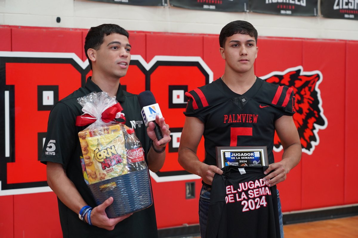 lajoyaisd's tweet image. 🎉🏆 Big shoutout to Osbel Flores from Palmview High School @FootballLobos for being named "El Jugador De La Semana" by Noticias RGV @krgv 🏈🌟 This prestigious award, presented by Channel 5, highlights his incredible talent and dedication on the football field. Osbel’s passion,…