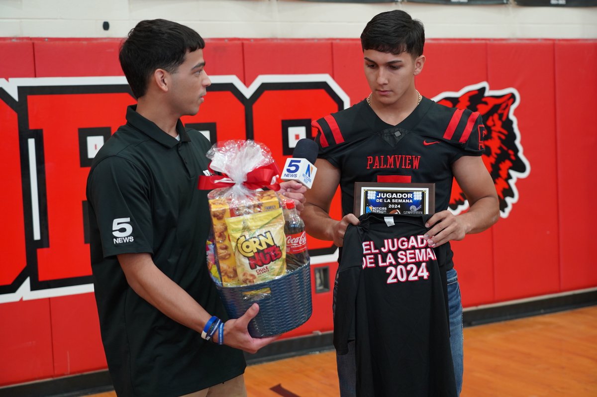 lajoyaisd's tweet image. 🎉🏆 Big shoutout to Osbel Flores from Palmview High School @FootballLobos for being named "El Jugador De La Semana" by Noticias RGV @krgv 🏈🌟 This prestigious award, presented by Channel 5, highlights his incredible talent and dedication on the football field. Osbel’s passion,…