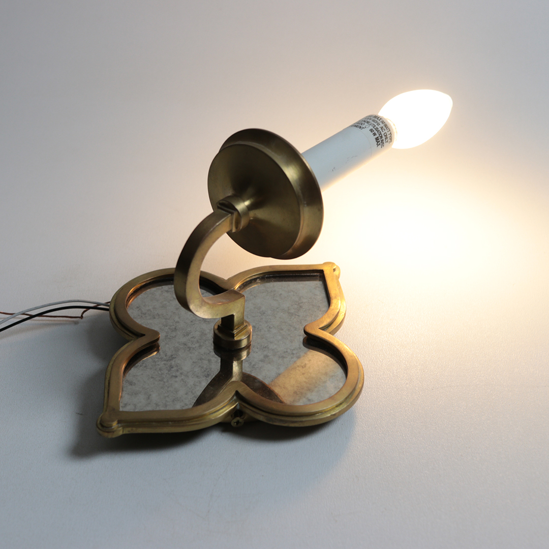 CommForklift's tweet image. This pair of Lana #sconces by Alexa Hampton for Visual Comfort is SO CUTE! They would look great on either side of a settee, armchair, or even bed. Find this pair of gently used sconces on our #eBay store here: ebay.com/itm/2263592076…