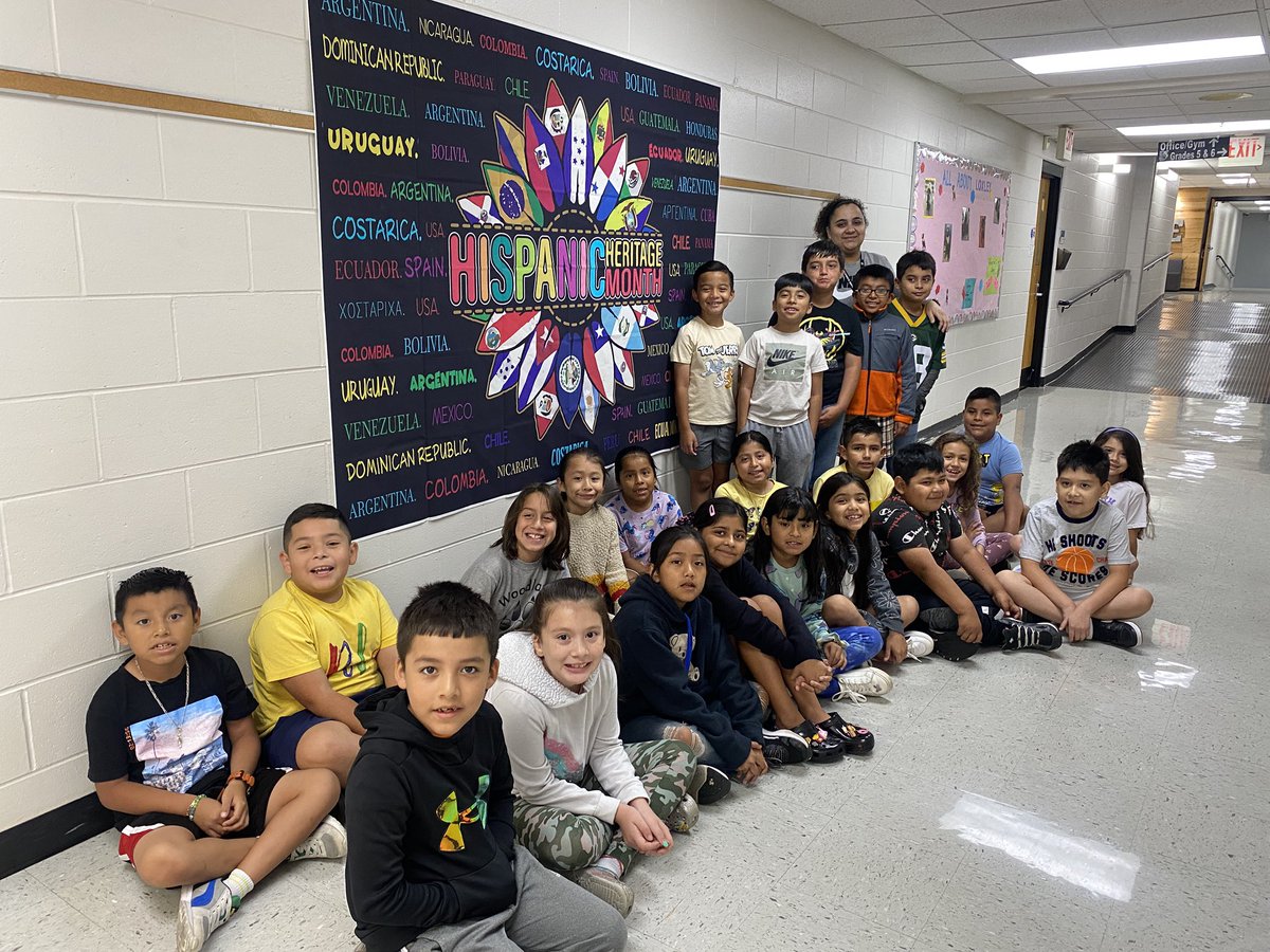 sharon1_george's tweet image. Celebrating our Hispanic  families and culture in Third grade! @wolvestweet @klbach @amydocherty44 @abnerstars @holder531 #packpride #HispanicHeritage