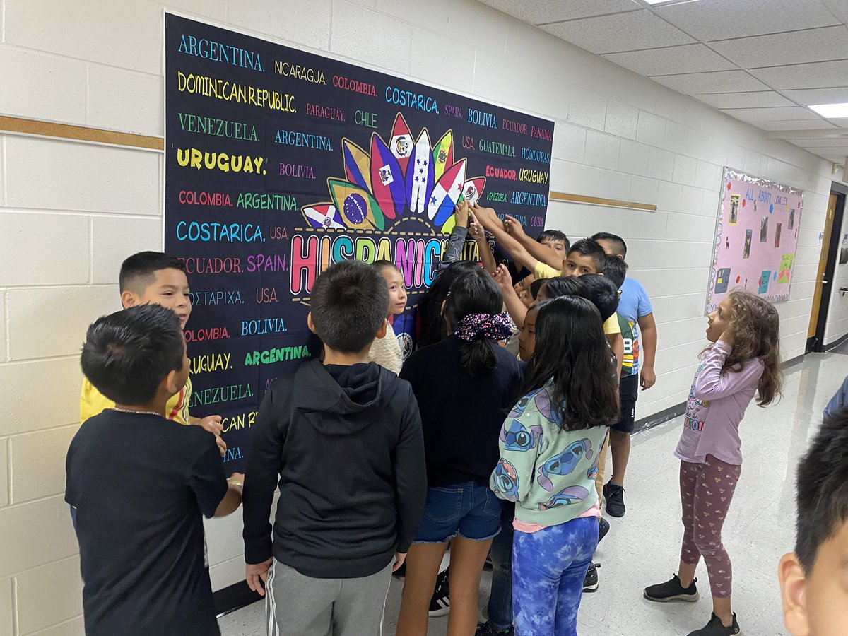 sharon1_george's tweet image. Celebrating our Hispanic  families and culture in Third grade! @wolvestweet @klbach @amydocherty44 @abnerstars @holder531 #packpride #HispanicHeritage