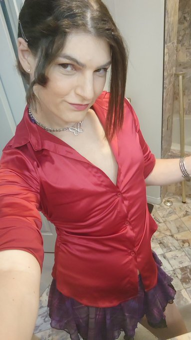 About to get more outfits 🛍️💕😘😋 https://t.co/7Lv5cYB5gf