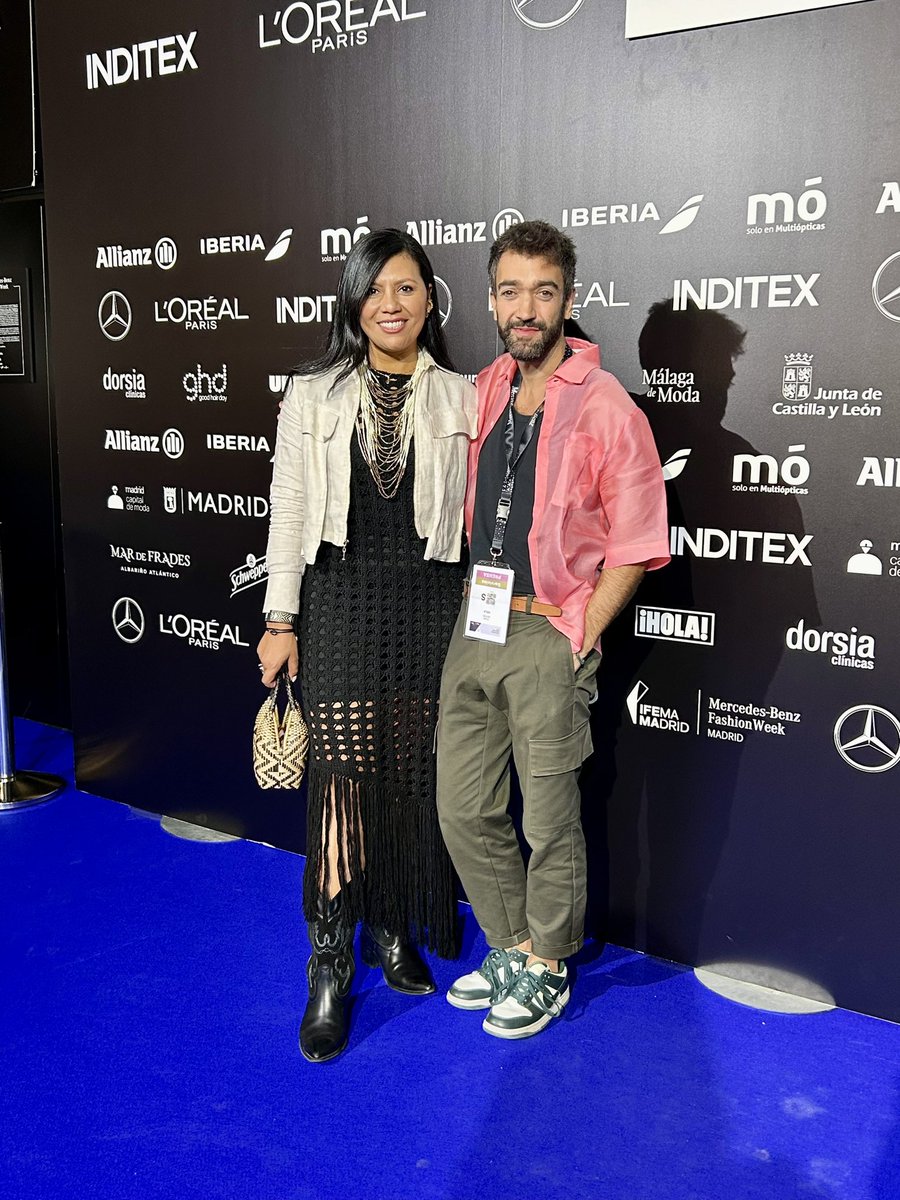 paminagonzalez's tweet image. 👠Disfrutando #MBFWMADRID, la gran pasarela de la #modaespañola con amigos @CharoIzquierdo, Raiza y @pabloerroz

Gracias @franruizphoto por las fotos en el stand de @MBenzEspana

80º edición @MBFWMadrid: 36 desfiles, +1.100 periodistas, 45 MM impactos en RRSS y 17k reproducciones
