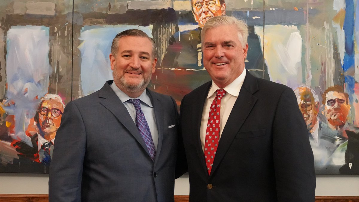 SenTedCruz's tweet image. Good to meet with the South Texas Military Task Force, composed of military officials and business leaders from the Coastal Bend Region, to talk about their support for military installations and servicemembers in Corpus Christi and Kingsville.