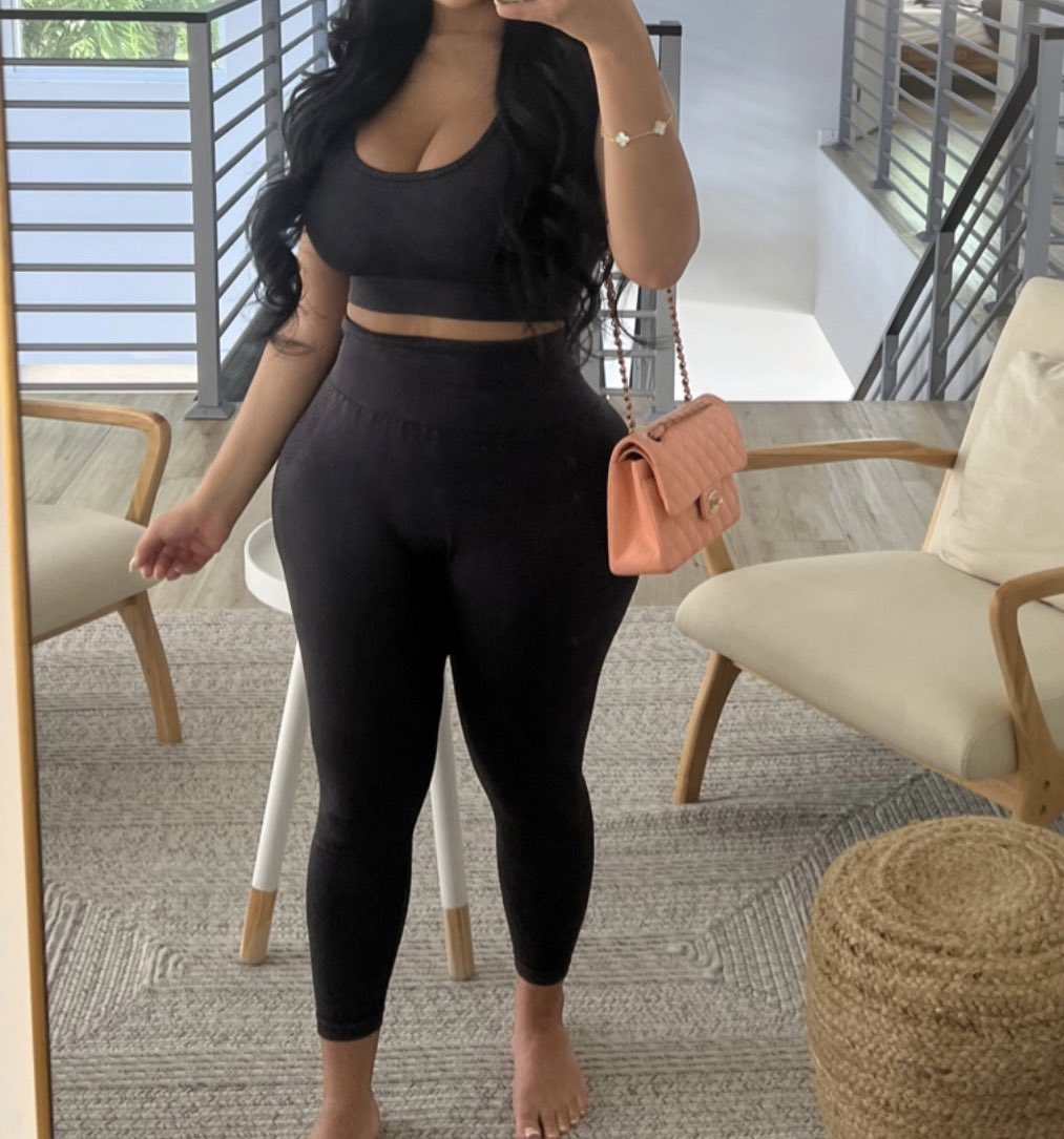 CacciolfiKim's tweet image. No face no case 🥰