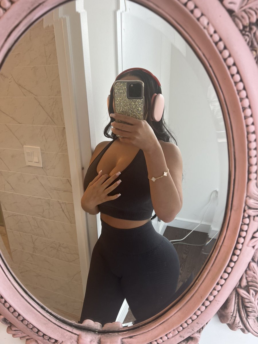 CacciolfiKim's tweet image. No face no case 🥰