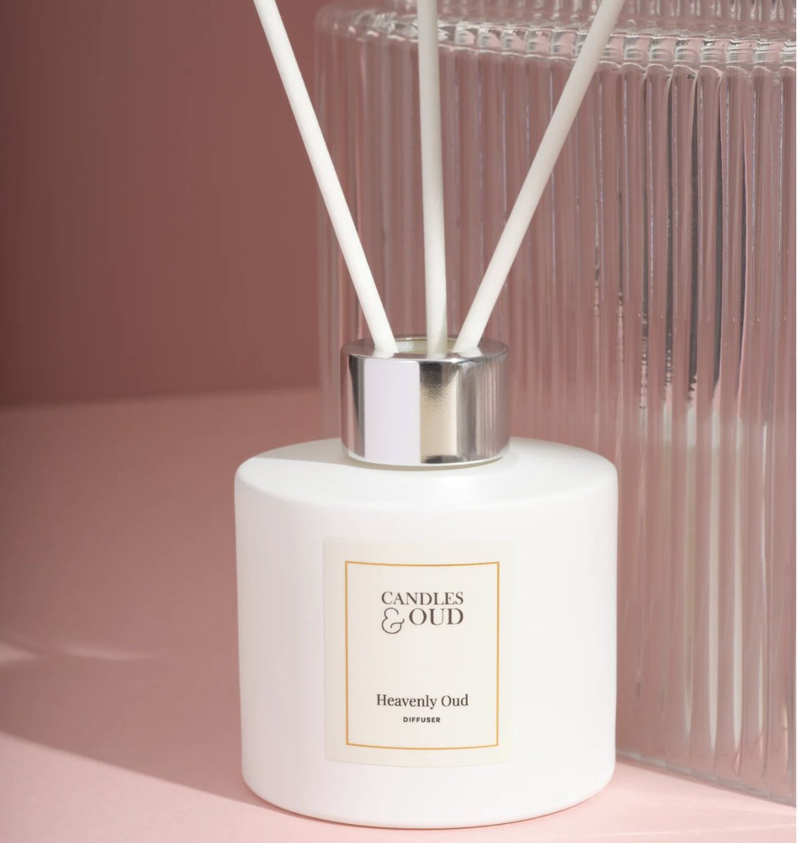 EverythingEnch1's tweet image. [AD] ➡️ Check out this  beautiful Candles &amp;amp; Oud  Heavenly Oud Reed Diffuser 😍, perfect for living or bedroom!👌🏻

SHOP NOW 👉🏻 collabs.shop/8rkqkw
.
.
.
#Candlesoud #reeddiffuser #diffuser #HomeFragrance #homedecor #affiliate #giftidea #giftideas