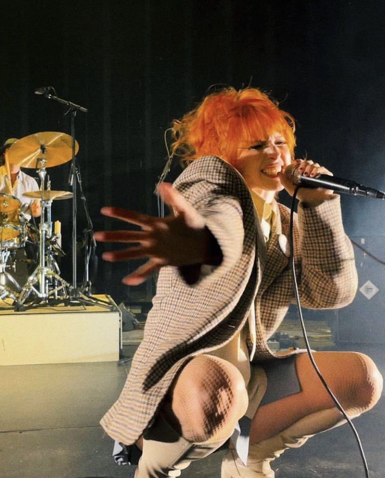 onlyangel444's tweet image. once again thinking about hayley williams in this outfit