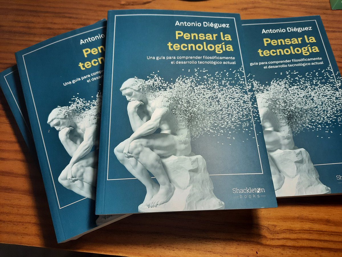 Me han llegado a casa esta tarde, mientras estaba en la Facultad. Estoy contento de cómo ha quedado la edición. Bonito diseño de portada, buen papel, buen tamaño y letra grande. 253 páginas. En unos días estará en librerías. Del contenido mejor opináis vosotros.