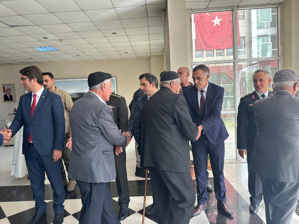 Vatanın her karış toprağının sayelerinde özgür olduğu gazilerimizin, 19 Eylül Gaziler Günü Programına katıldık. Sizlerin kahramanlık destanını asla unutmayacağız.
<a href="/RTErdogan/">Recep Tayyip Erdoğan</a> <a href="/Akparti/">AK Parti</a> <a href="/erkankandemir/">Erkan Kandemir</a> <a href="/MSErdinc/">Mehmet Şükrü ERDİNÇ</a> <a href="/haciozkan33/">Hacı Özkan🇹🇷</a> <a href="/emreguray65/">Emre Güray</a> <a href="/Burhan_Kayaturk/">Burhan Kayatürk</a> <a href="/K_Turkmenoglu_V/">KAYHAN TÜRKMENOĞLU</a>