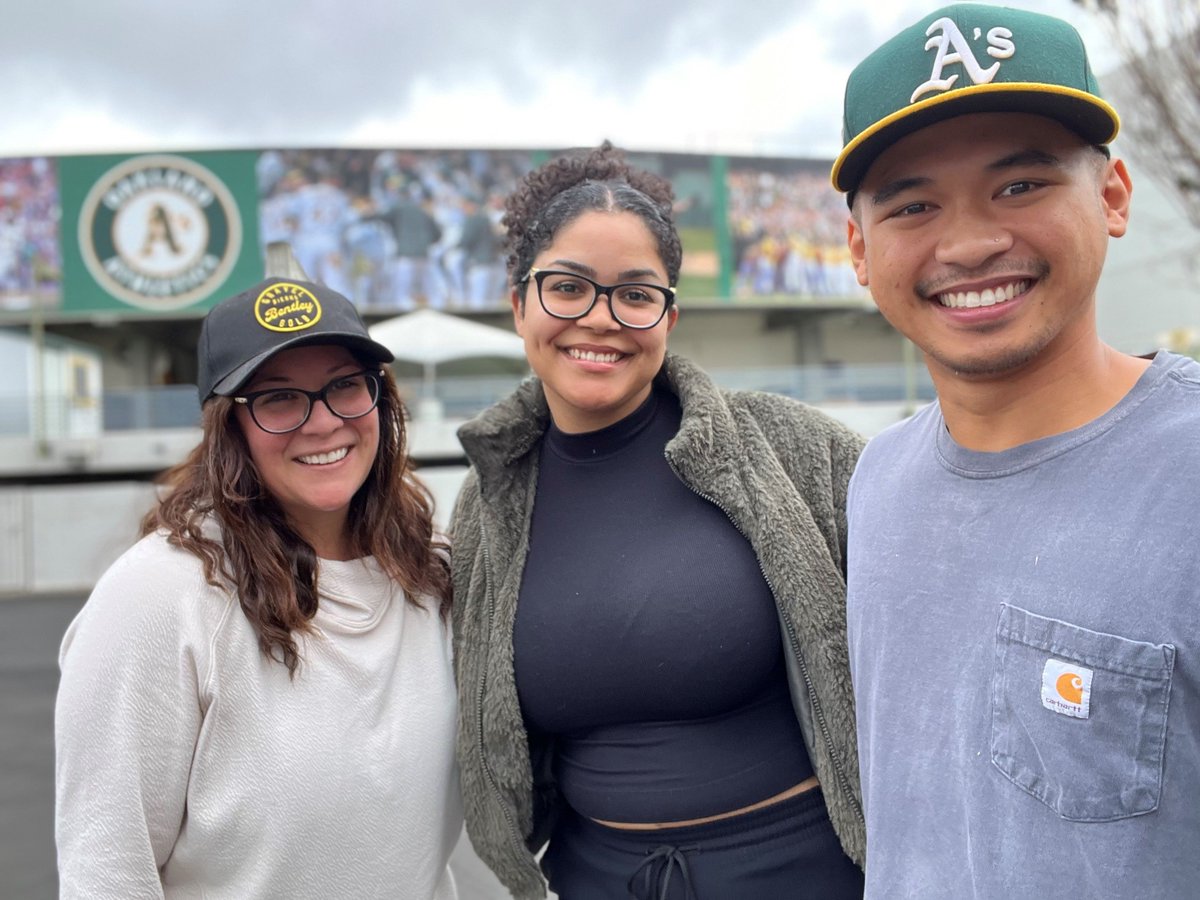 Alameda_CASA's tweet photo. A huge thank you to Melissa, Pat, and members of Oakland A’s Wives for donating 12 bins of items for our youth from their Build A Closet's event. The donation included clothes, shoes, socks, undergarments, school supplies, and hygiene products. https://t.co/L7yeeaLVus