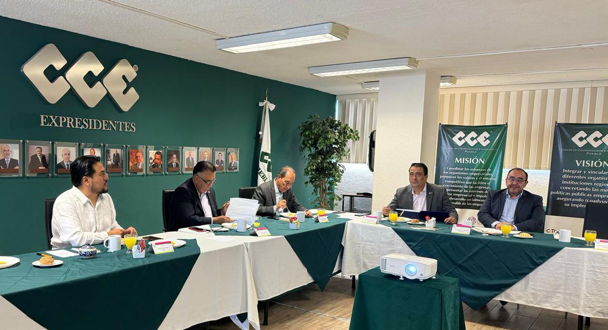 Fundación Empresarios Por Puebla (@feppuebla_) on Twitter photo Durante Sesión de Septiembre, presidida por <a href="/JuanEspinosaV/">Juan Espinosa Vargas</a> y miembros del patronato, abordaron los siguientes temas de interés: 
⛪️ Atzala
🤝Proyectos en conjunto con <a href="/christusmx/">CHRISTUS MUGUERZA</a>, Fundación Luna Caminemos Juntos, <a href="/VWFS_MX/">Volkswagen Financial Services México</a> Durante Sesión de Septiembre, presidida por <a href="/JuanEspinosaV/">Juan Espinosa Vargas</a> y miembros del patronato, abordaron los siguientes temas de interés: 
⛪️ Atzala
🤝Proyectos en conjunto con <a href="/christusmx/">CHRISTUS MUGUERZA</a>, Fundación Luna Caminemos Juntos, <a href="/VWFS_MX/">Volkswagen Financial Services México</a>
