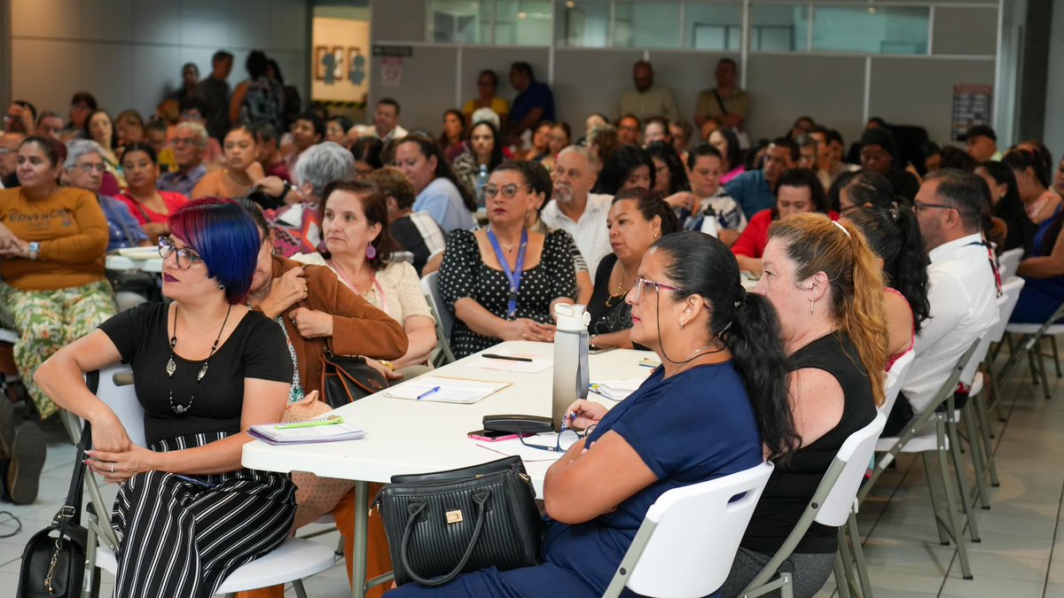 En la actividad también participaron directores y supervisores regionales que se actualizaron en esta materia para poder brindar mejores servicios a sus comunidades educativas.