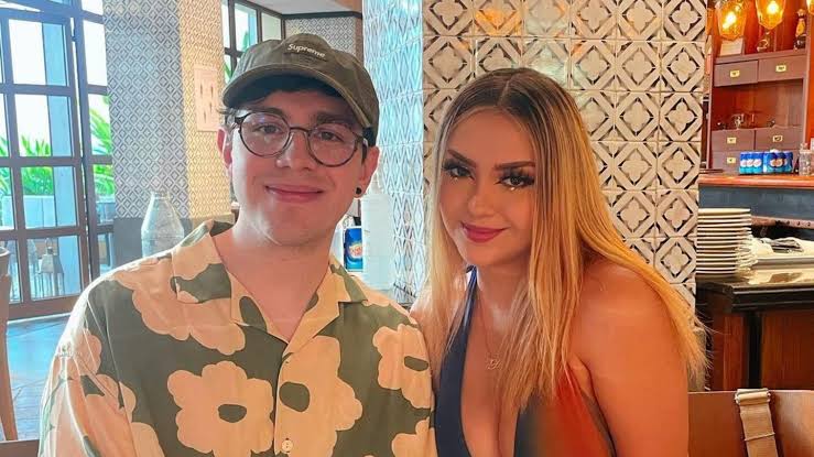 Hombres: No sean como Juan Guarnizo.

Mujeres: No sean como Ari Gameplays.