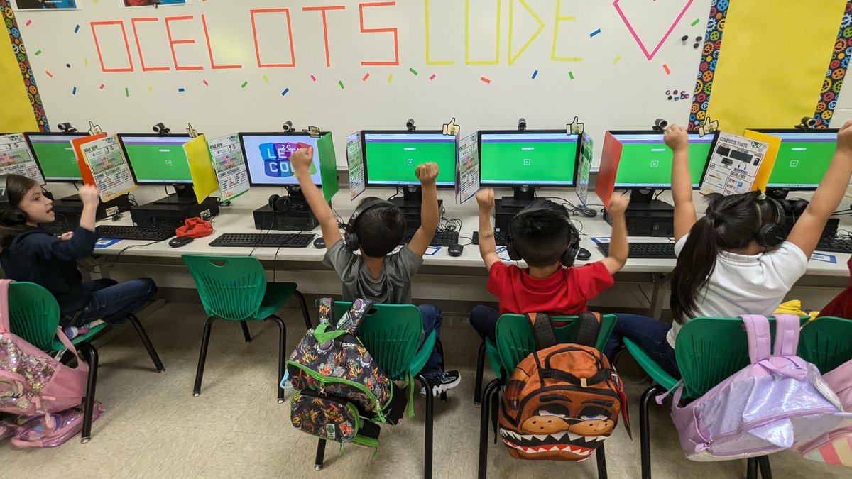 Ocelotscode's tweet image. 🖥️🖱️It&apos;s fun to learn about computer parts using @PlayBlooket in the coding lab!🖨️💻