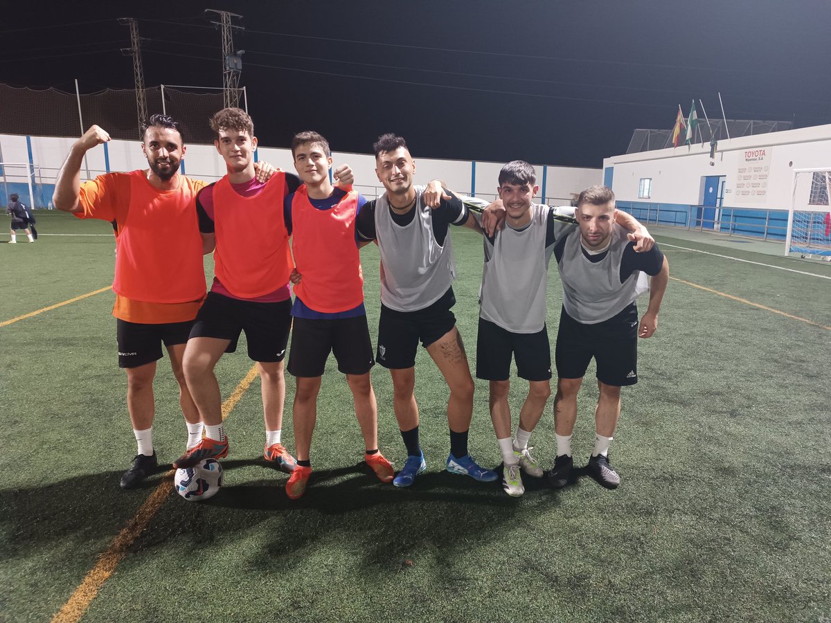 Marcos6Alvarez's tweet photo. Equipos ganadores del entrenamiento de hoy 🏆⚽🏆 https://t.co/0sVAoLHQZE