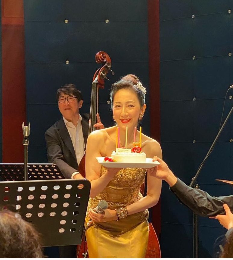 chayakateddy's tweet image. 鶴田さやかJZBratにてbirthday live が終わりました。
たくさんのお客様にお越し頂き誠にありがとうございました。
お客様、スタッフの皆様、そして素晴らしいミュージシャンの方々、本当にありがとうございました🐾

#鶴田さやか
#秋田慎治
#中村健吾
#セルリアンタワー東急ホテル
#JZBrat