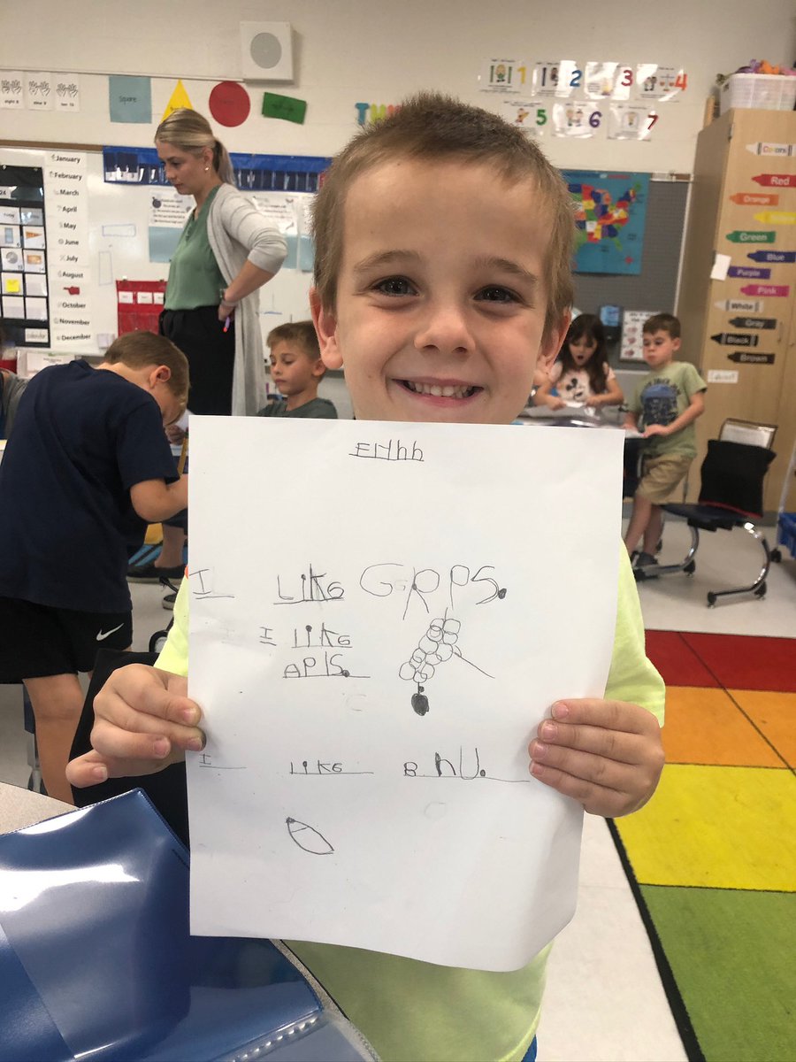 loadsoffunin121's tweet photo. Thank you Mrs Doxsey for teaching us how to draw a person with “mat man” and how to use scissors! We are strengthening our hands and fine motor skills to build stamina! ✏️💪🏼 #WeAreWriters https://t.co/wuXbdNlVt8