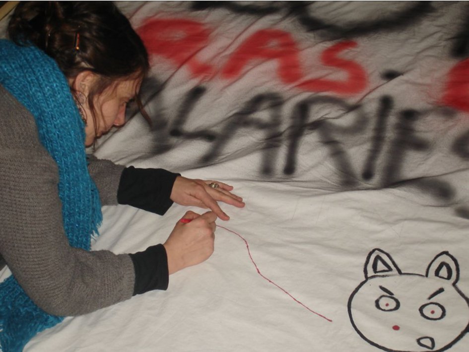 Nous, qui y travaillions, avons immédiatement lancé l’alerte sur les dangers de cette privatisation, à la fois sur la dégradation des conditions de travail et sur la qualité de l’accueil du jeune enfant.