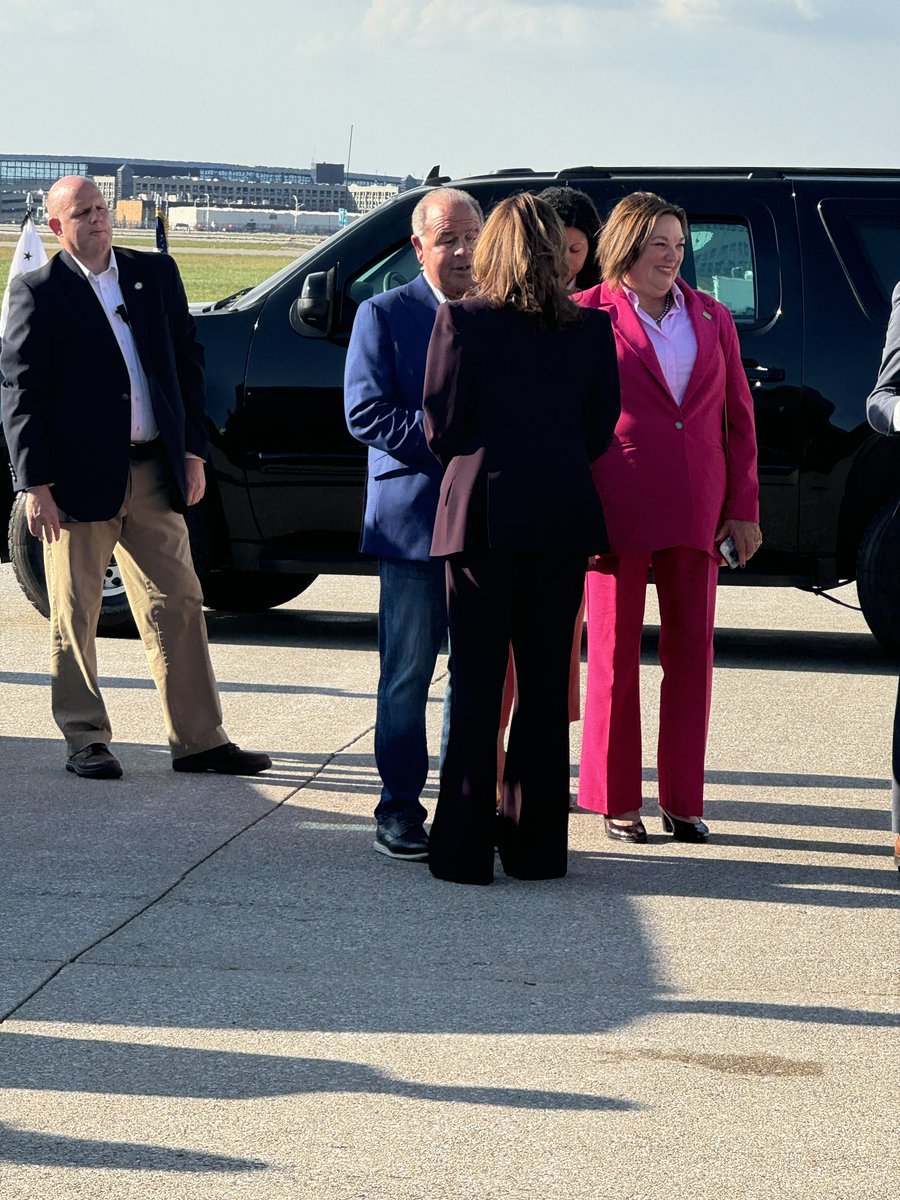 Jennifer Epstein tweet media