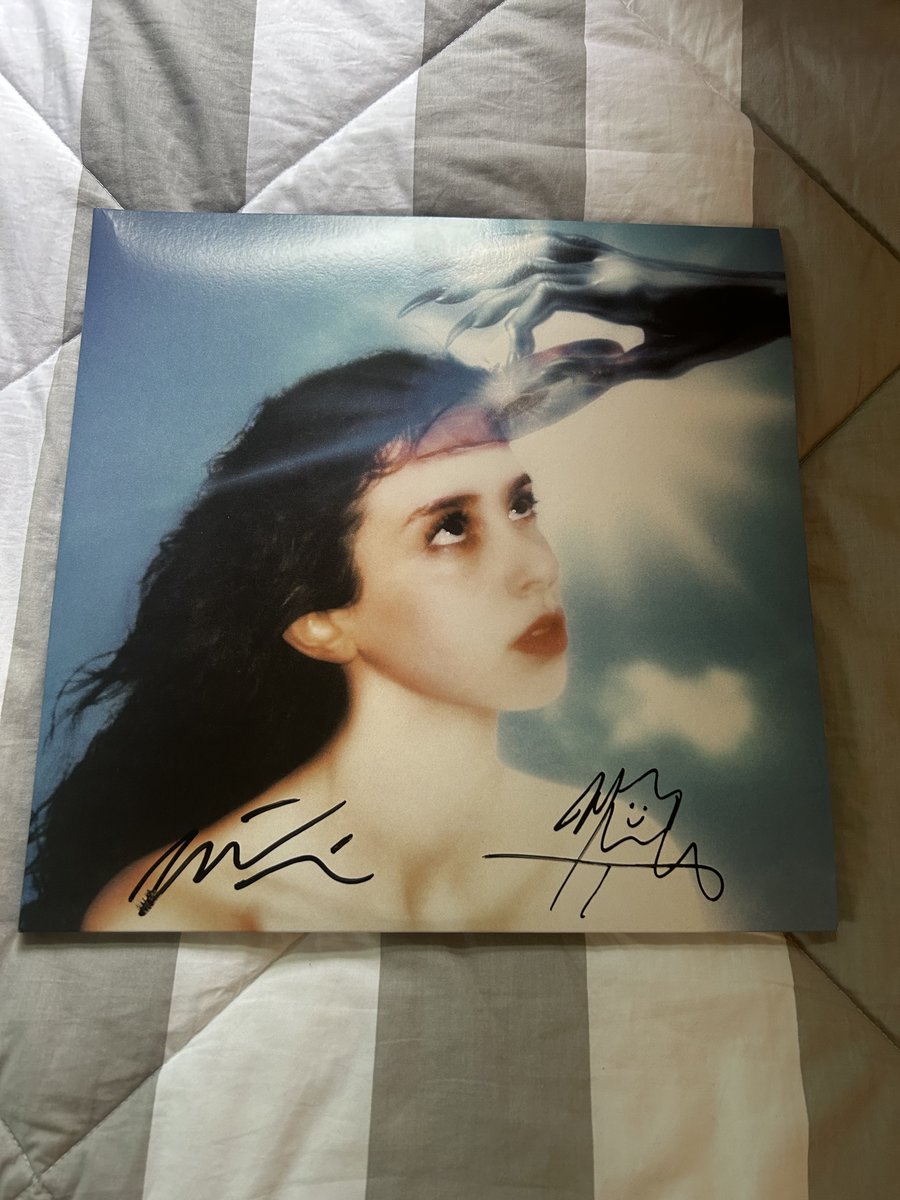 Bentzlive's tweet photo. Met @MagdalenaBay last night https://t.co/6uA1yYLOmB