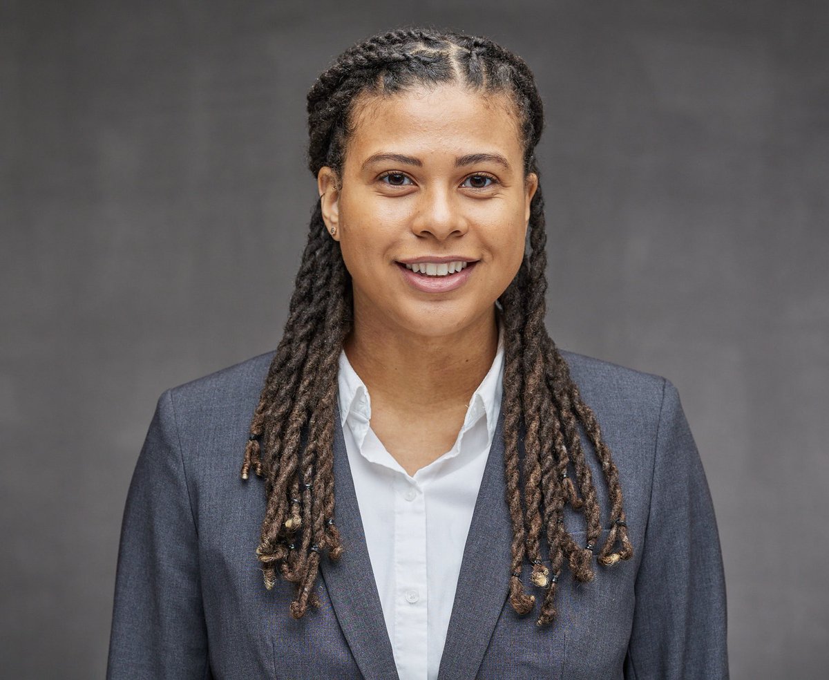 Hello #MedTwitter! My name is Sara and I’m excited to announce that I’m applying #GeneralSurgery for #Match2025

I’m passionate about diversity &amp; inclusion, education and community building! 🫶🏾

I love spending time at coffee shops, botanical gardens and art museums! ☕️ 🌱 🖼️