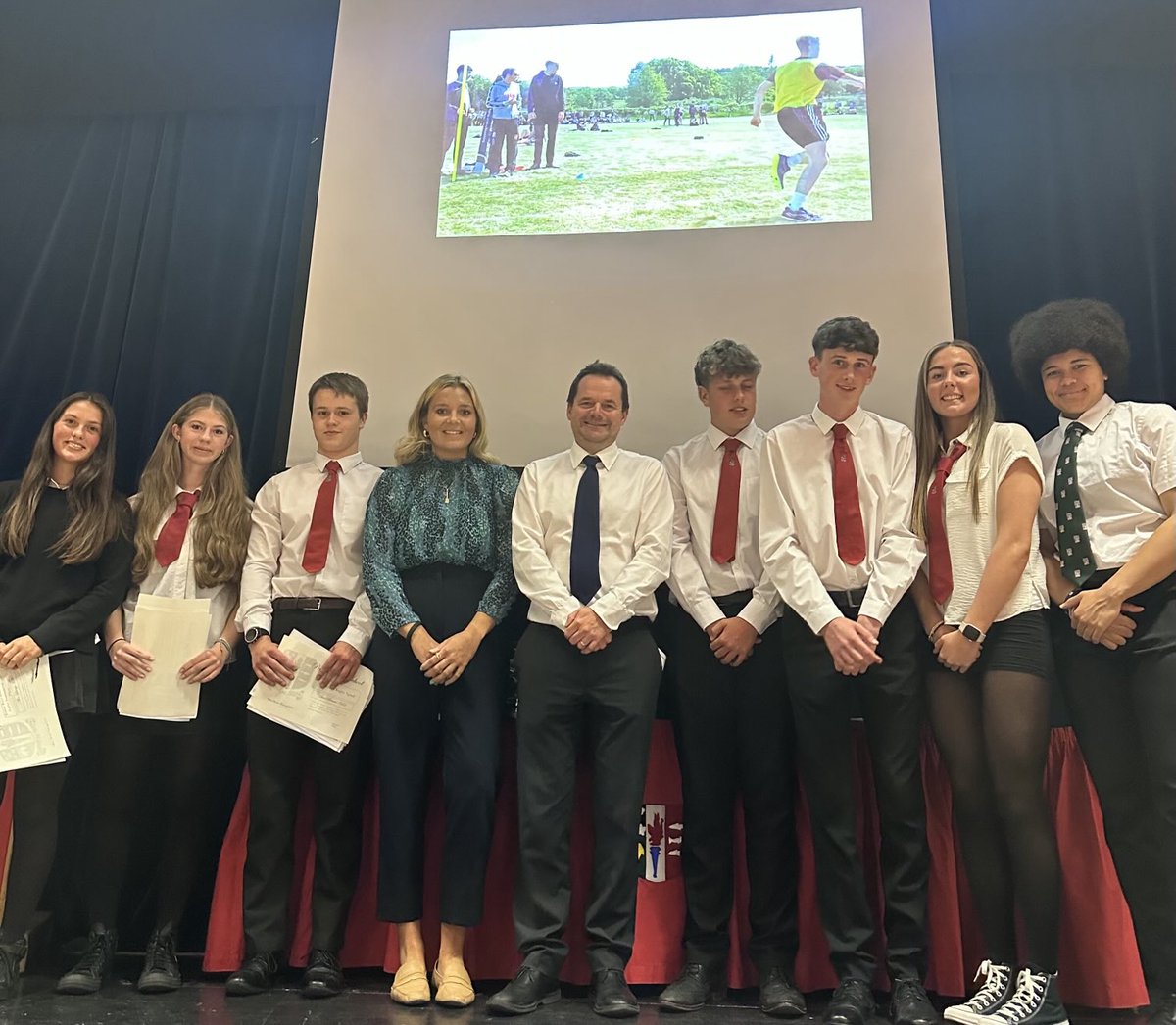 Absolutely fantastic Sports Awards Evening at Peebles HS tonight. Many thanks to FP Taylor Winyard for enthralling our youngsters with tales of her endeavours. ⚓️ 
Wonderful! Magnificent achievements by our pupils recognised by the school. Congratulations to all! 👏👏👏✔️⚫️🔴⚫️🔴