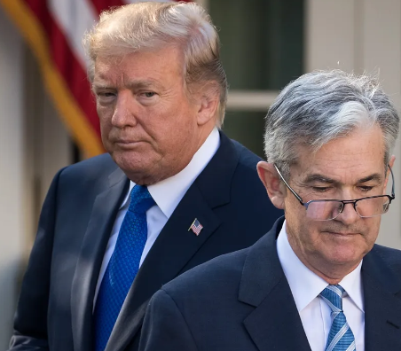 AsogluErkut's tweet photo. Hani Dünyanın en bağımsız Merkez Bankasıydı ya FED? Amerika’da Başkanlar görevden alınabilirdi, ama Merkez Bankası Başkanına kimse dokunamazdı. O da neden Acaba? 3 Senatör ün (DP li) beyanı, 5 Köşe yazısı ile 10 günde 50 baz puan beklentisini %20 lerden %60 lara çıkardılar ve öylede ilan ettiler.
Sonuçta; Powel anlaşamadığı Trump a giderayak çelme taktı. Diğer Ülkeleri piyon Liderler, Bürokrasi, askeri Bürokrasi ile yönetirken, Amerika’yı kimin yönettiği açıkça görüldü, netleşti. Müesses Amerikan Nizamı da kimden yana net.