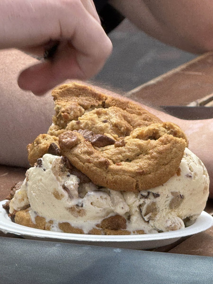 PixelxKittentv's tweet image. "Look at the size of the balls on that thing!" -@iiNyquist