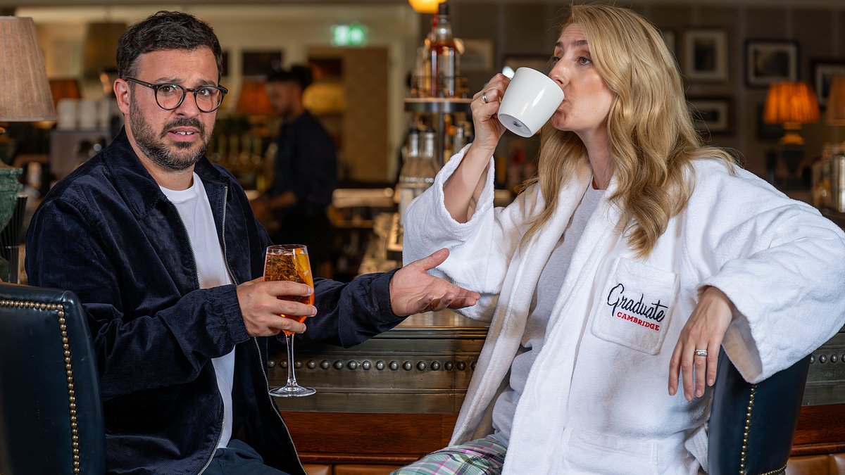 Would YOU leave your hotel room in a robe? Most Brits say it's unacceptable (with Inbetweeners stars Simon Bird and Jessica Knappett wading into the debate in a hilarious video) dlvr.it/TDRy5P