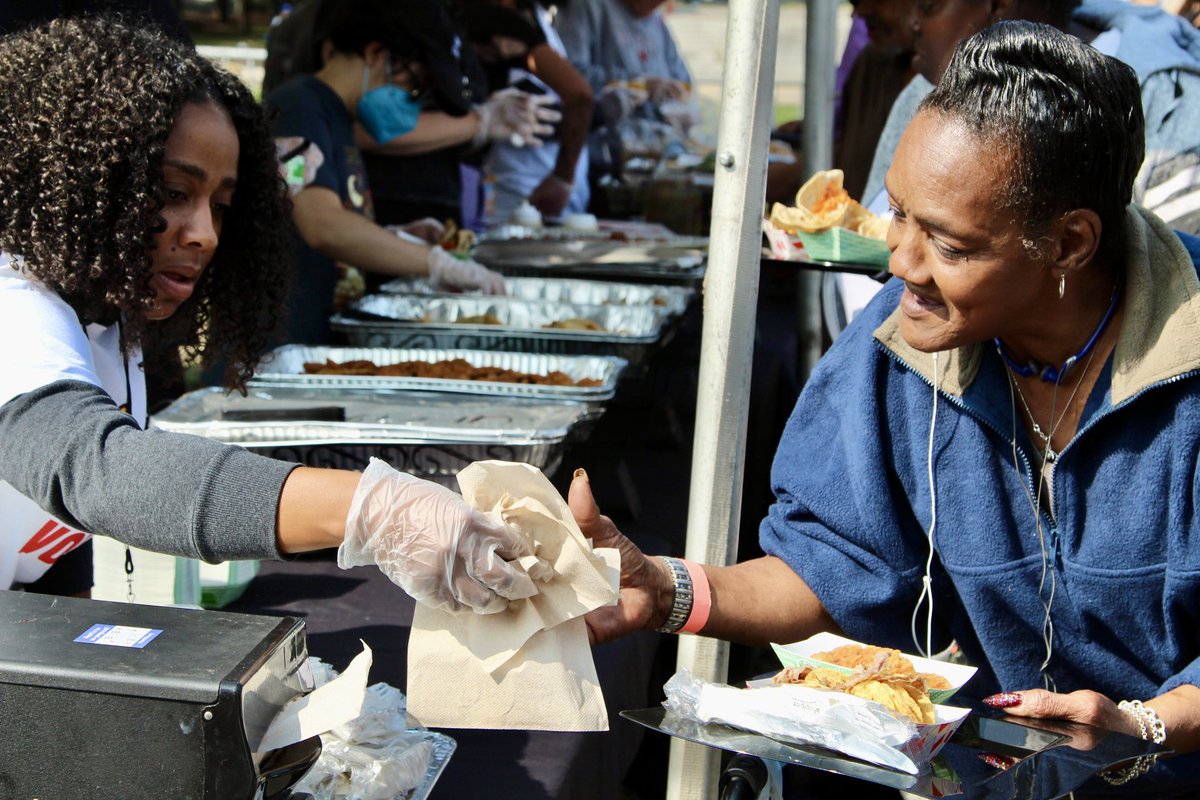 SocialWorks tweet media