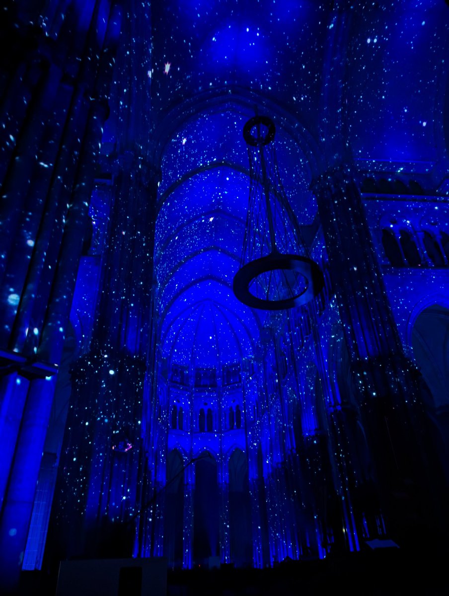 Samuel63077681's tweet photo. Je viens d'assister à un spectacle de lumière dans ma Cathédrale, c'était sublime https://t.co/np1ac6cBd5