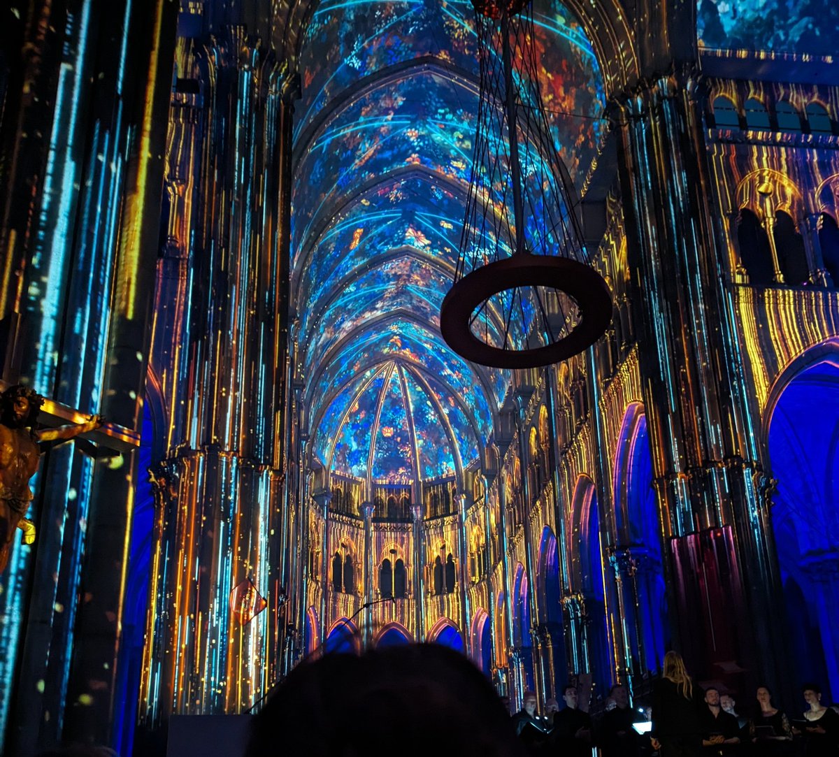 Samuel63077681's tweet photo. Je viens d'assister à un spectacle de lumière dans ma Cathédrale, c'était sublime https://t.co/np1ac6cBd5