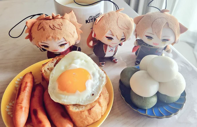 おはようございます団子買ってきましたが足りなさそうだったので目玉焼きとシャウエッセン焼きました#ガク食オープンキャンパス 