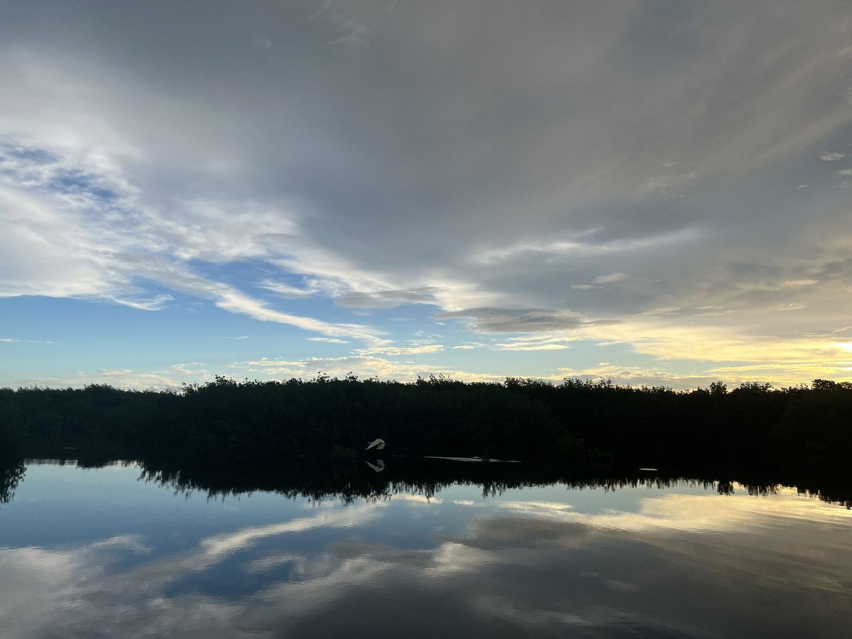 Florida Bay was on her best behavior today for a boat tour with FWC leadership! Nothing like getting out on the water and sharing the beauty of the Everglades with our Tallahassee leaders 💚 <a href="/flyfishguide_1/">Steve Friedman</a> <a href="/AudubonFL/">Audubon Florida</a> <a href="/NPCA/">National Parks Conservation Association</a> <a href="/evergfoundation/">The Everglades Foundation</a>