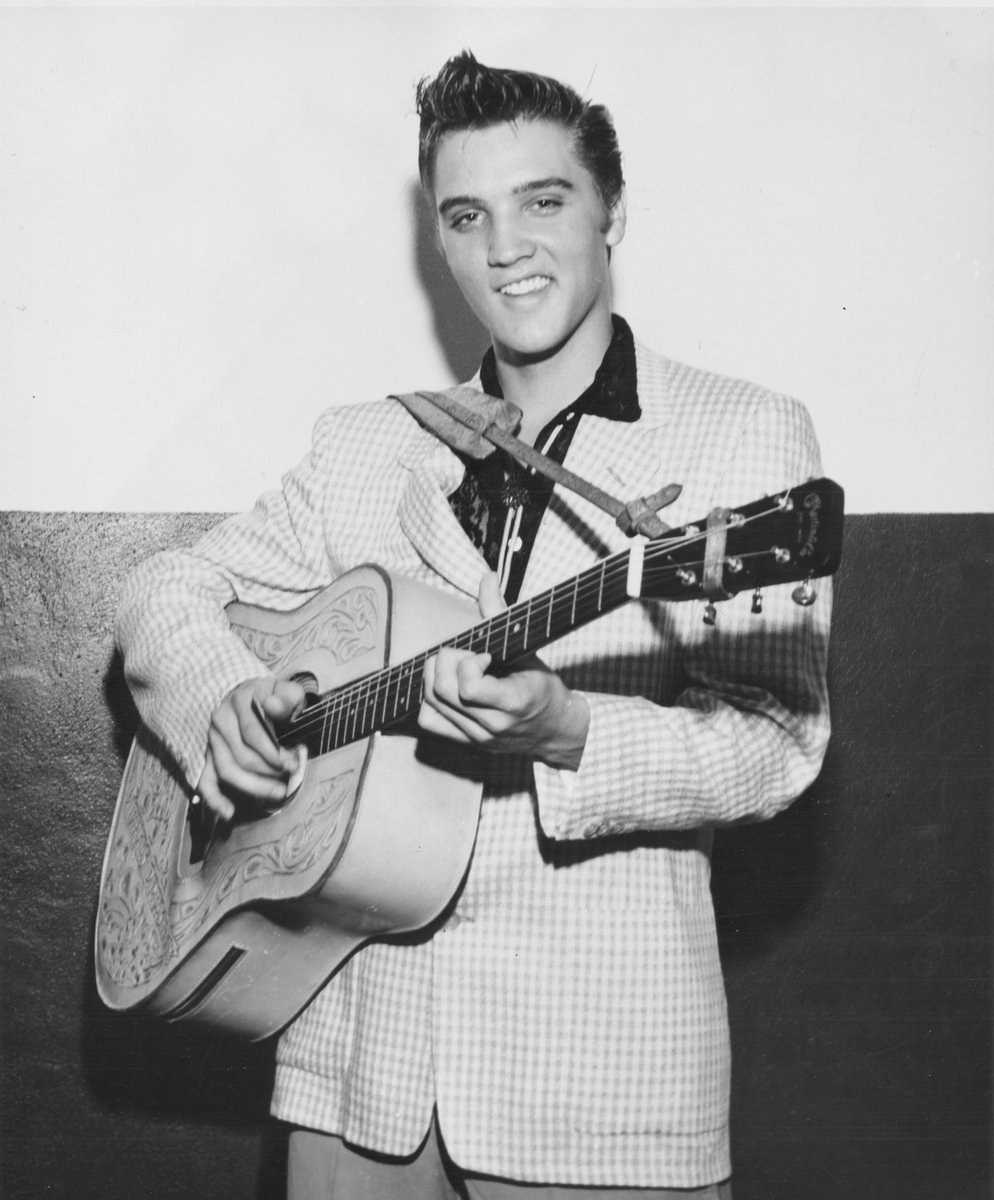 🎶 "Don't be cruel, to a heart that's true" 🎵

Mid-September 1956: Elvis Presley's hit song topped the US Billboard chart for five weeks and became the best-selling single of Elvis' career in 1956. 🌟🎙️