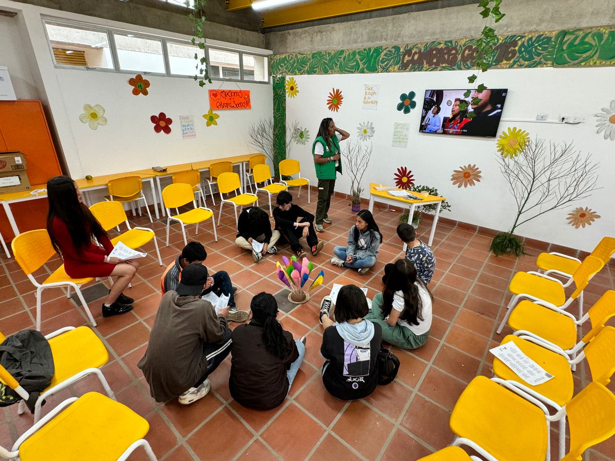 ICBFColombia's tweet photo. Niñas, niños y adolescentes de Tunja, #Boyacá, hablaron sobre cómo hacer la #PazConLaNaturaleza, rumbo a la #COP16Colombia.  
Allí se comprometieron al cuidado del planeta, eliminando los plásticos y reciclando, e hicieron un llamado a preservarlo porque “es nuestro único hogar”. https://t.co/Y2ZMWfnGZ2