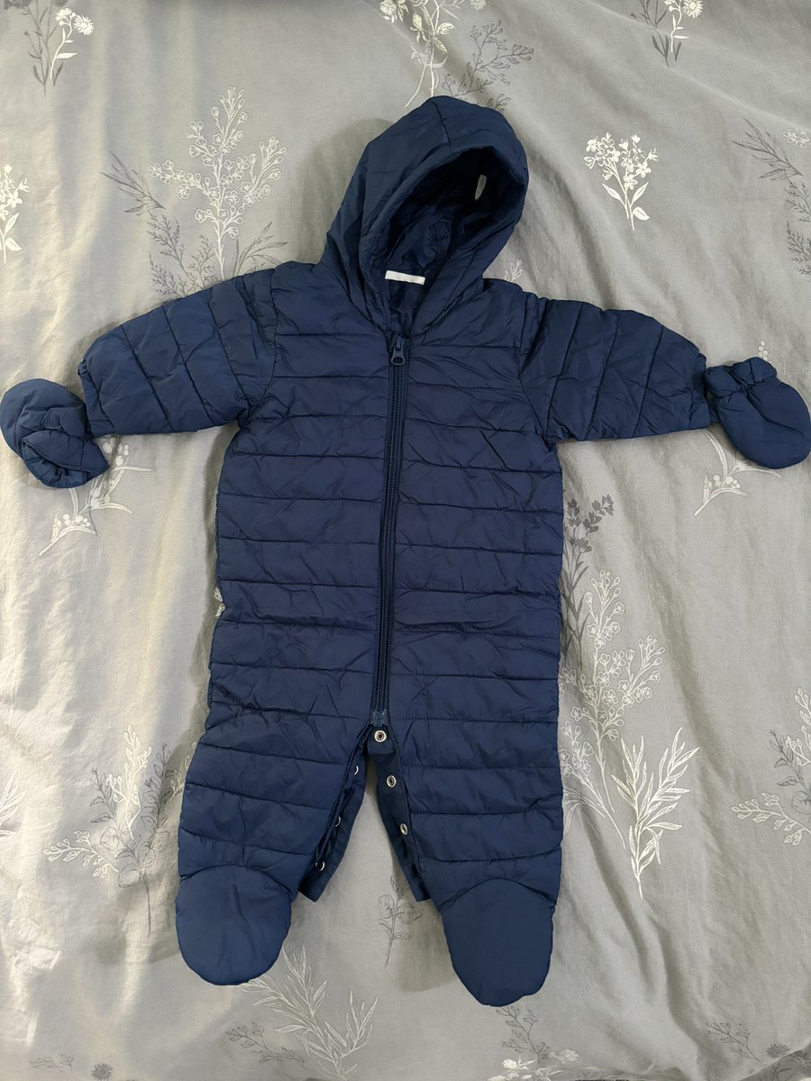 megdeclutter's tweet image. Restarting day 1 : got rid of some outgrown baby clothes.