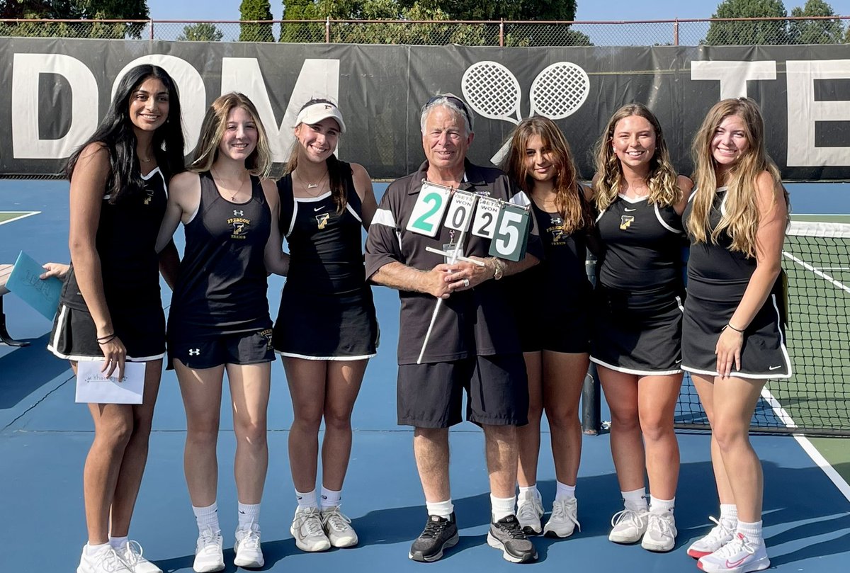 fhssportsBASD's tweet image. SALUTE TO SENIORS
Our girls tennis 🎾 team defeated Pleasant Valley 6-1 on Senior Day!
We improved to 11-4 overall.
Our senior stars ⭐️ include Viola Avitabile, Bailey Barber, Ikra Gokcam, Daniela Guzzo, Leah Hann and Kahdeeja Hussain.
Great job, ladies!!!