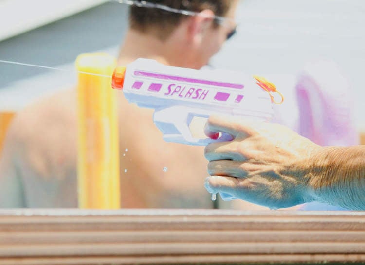 zairolhamisam's tweet photo. Woman Charged with Assault for Accidentally Spraying Neighbor with Water Gun https://t.co/LBWf4lz3lH https://t.co/NHq9vkvj5r
