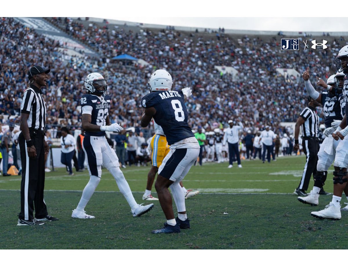 Party In The End Zone🍿
#TheeILove #GuardTheeYard