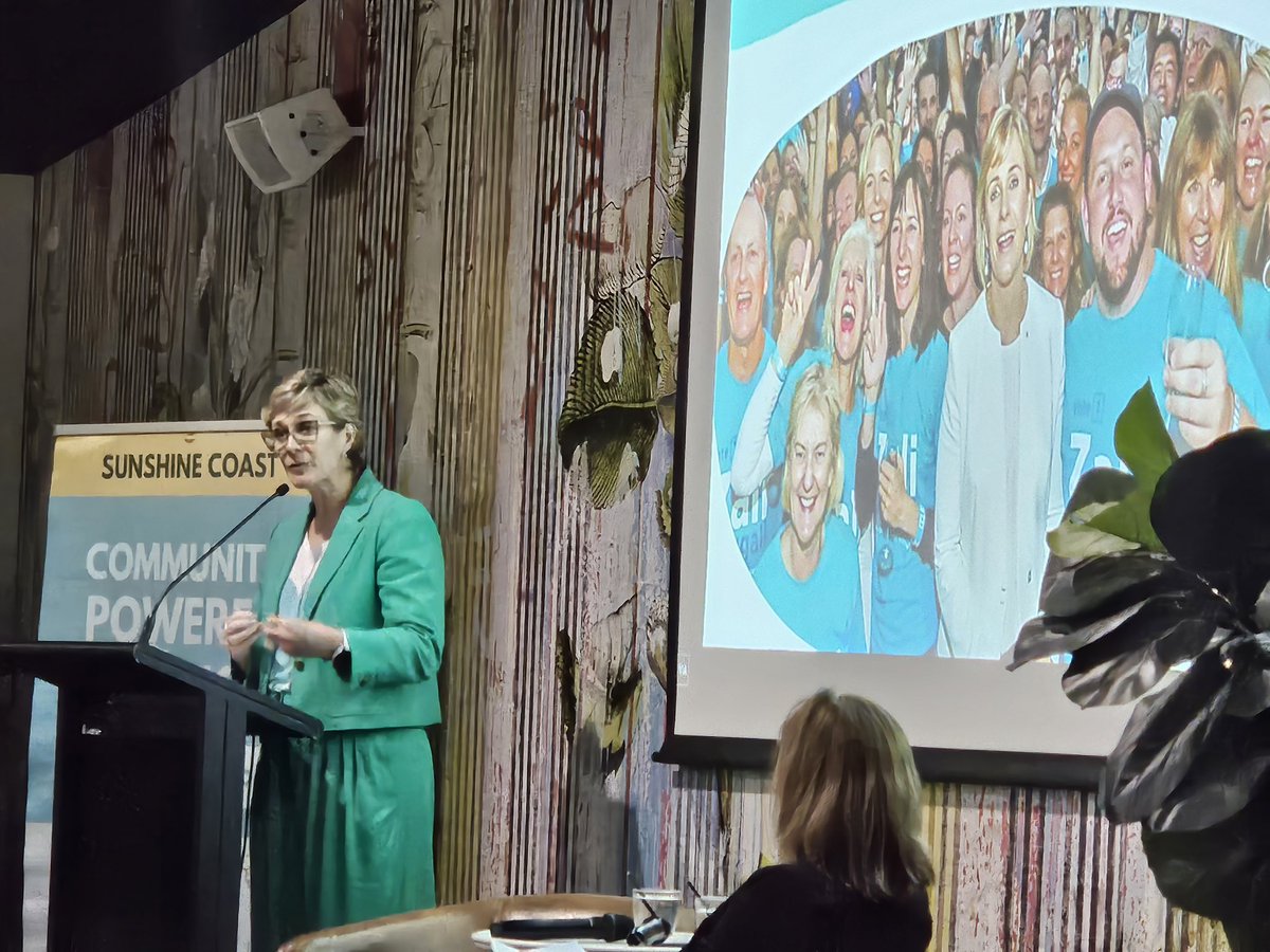 VoicesOfFisher's tweet photo. Over 200 people came to talk independent politics with @zalisteggall
We learnt how independents can move the dial in Canberra, and the importance of an MP that works for the community, not the party machine. https://t.co/DHV1TKwW6a