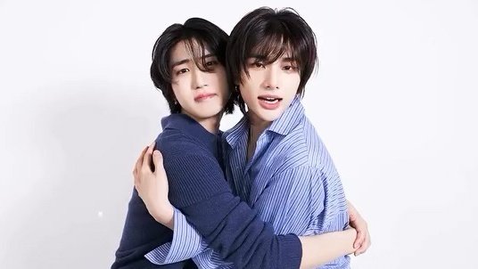 hyunjinpost's tweet photo. hyunjin and han for dicon https://t.co/avFaxjRDLG