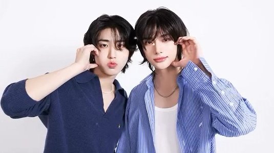 hyunjinpost's tweet photo. hyunjin and han for dicon https://t.co/avFaxjRDLG