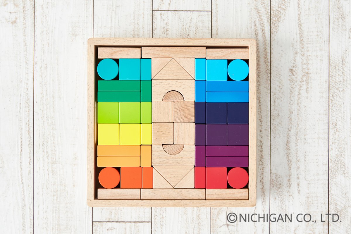 🌈12色相環を元に彩色したつみき🌈 先日、ご案内をいたしました新商品