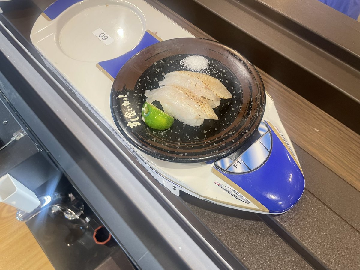 D1aichi's tweet photo. かがやきにのってのどぐろが届く小松の回転寿司。 https://t.co/1M53hDc7xy